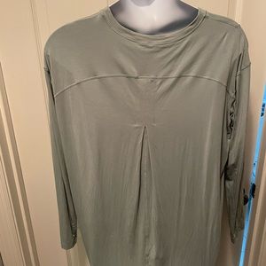Lululemon top green